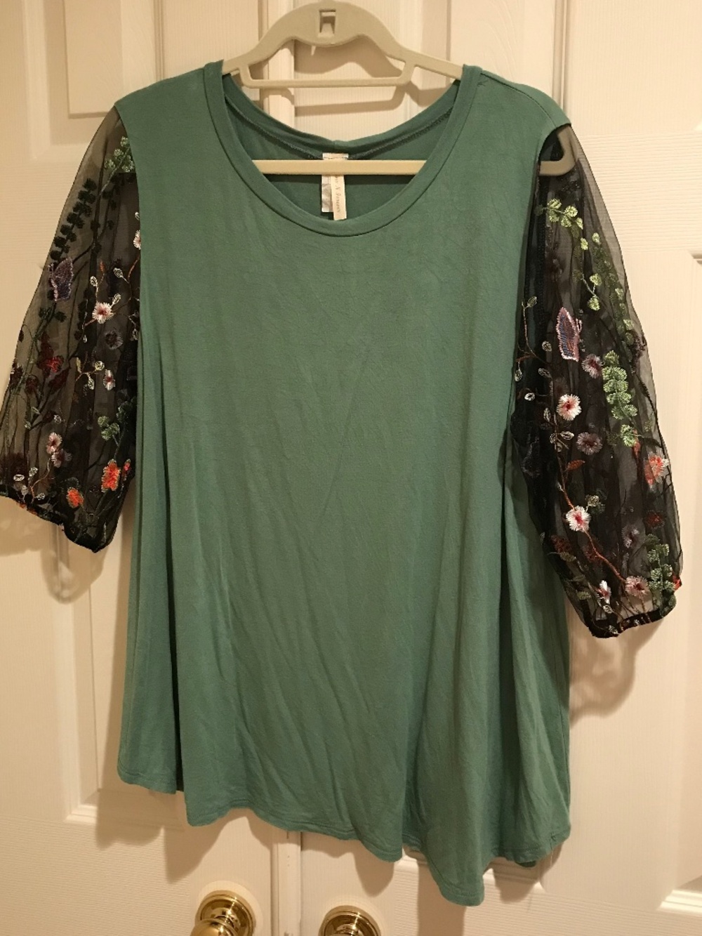 Cute green top